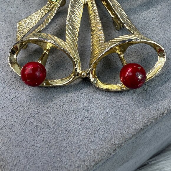 Vintage signed Gerry's Christmas bell brooch Jingle Bells Xmas - Picture 2 of 6